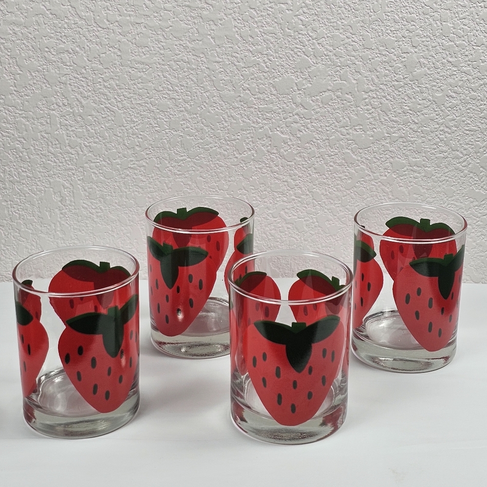 Indiana Glass Strawberry Decal Drinking Glasses Set of 4 Retro Vintage Cups